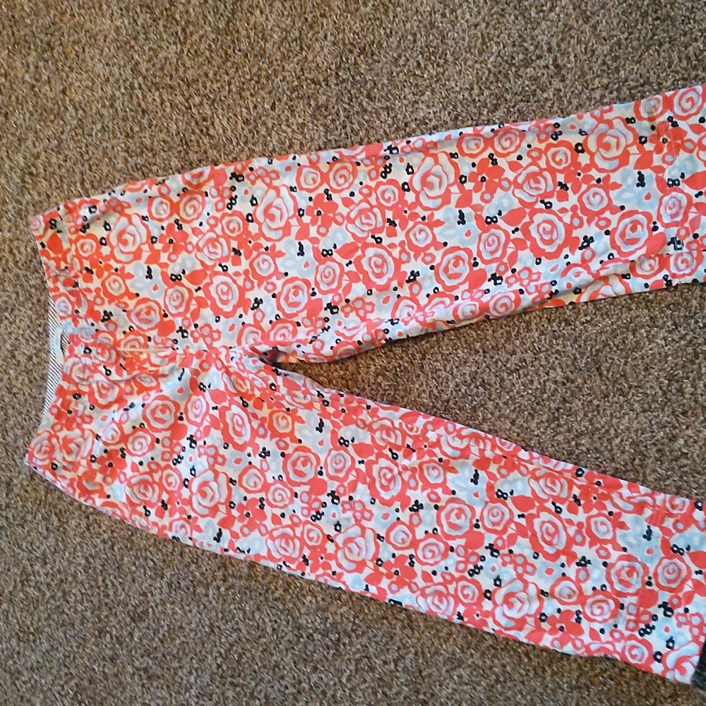 Pink patterned capris